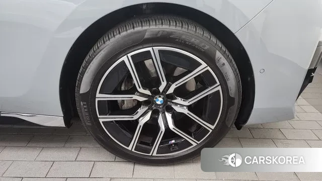 BMW 7 Series (G70) id 3410619 из Кореи 15