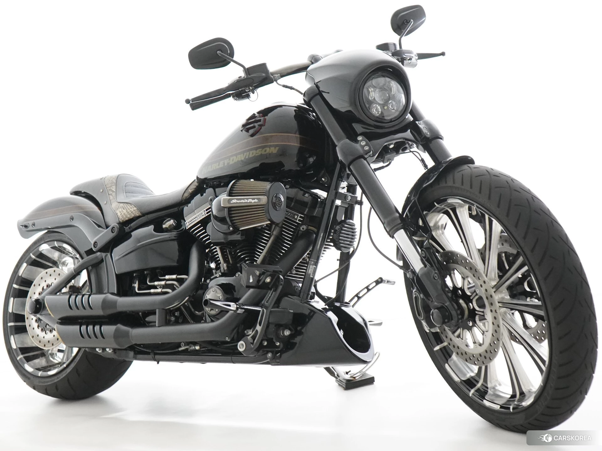 Harley-Davidson Softail Breakout FXSBSE CVO 2017 из Японии