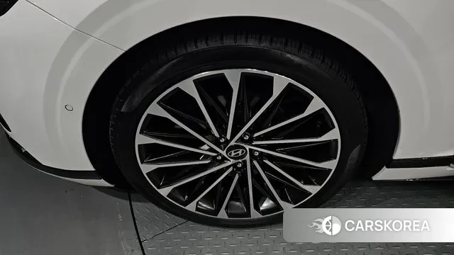 Hyundai Grandeur (GN7) id 3268015 из Кореи 15