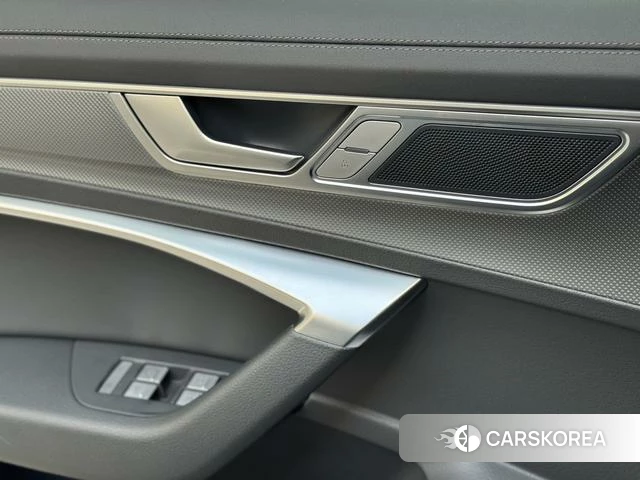 Audi A6L id 4334919 из Китая 12