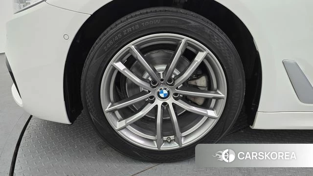 BMW 5 Series (G30) id 3796285 из Кореи 15