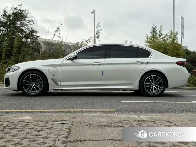 BMW 5 series PHEV id 4277253 из Китая 16
