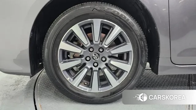 Toyota Sienna id 3754650 из Кореи 15