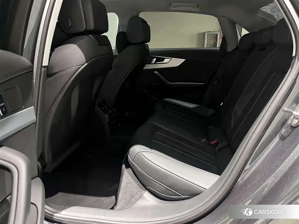 Audi A4L id 4589105 из Китая 11