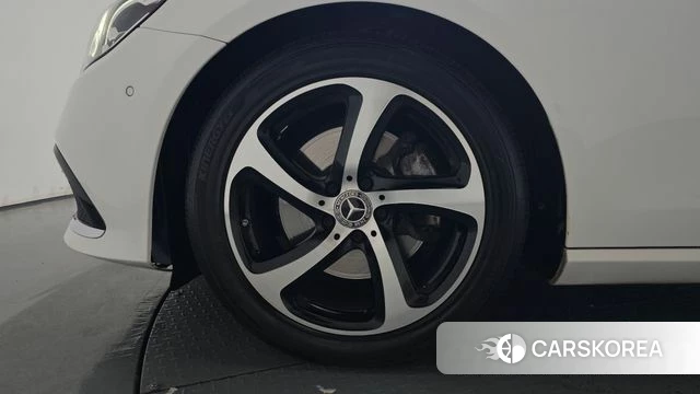 Mercedes-Benz E-Class W213 id 4646989 из Кореи 32