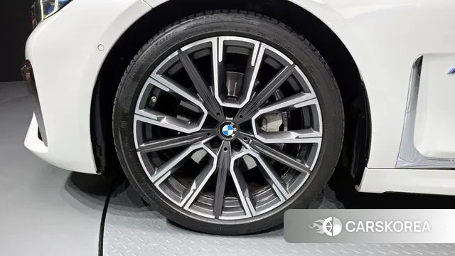 BMW 7 Series (G11) id 3513156 из Кореи 15