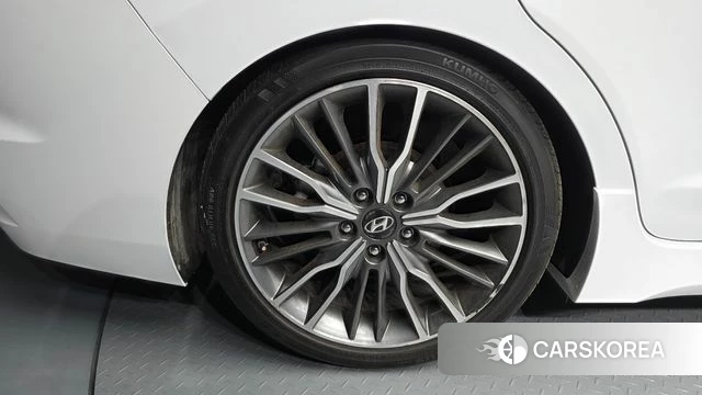 Hyundai Avante AD id 4286385 из Кореи 25