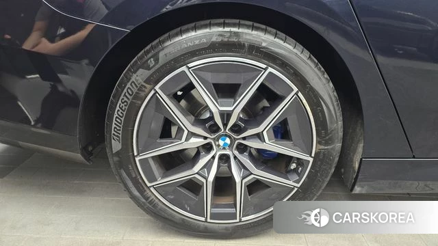 BMW 5 Series (G60) id 3963721 из Кореи 15