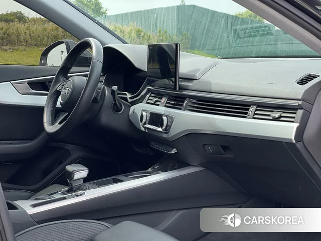 Audi A4L id 4272636 из Китая 12
