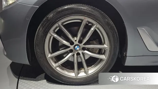 BMW 5 Series (G30) id 3494823 из Кореи 15