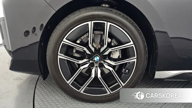 BMW 7 Series (G70) id 3614631 из Кореи 15