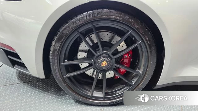 Porsche 911(992) id 4201508 из Кореи 15