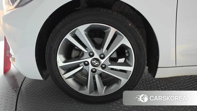 Hyundai Avante AD id 4295030 из Кореи 25