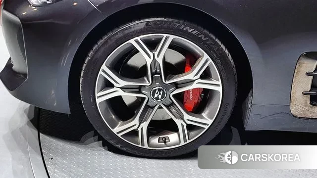 Kia Stinger id 3661296 из Кореи 15