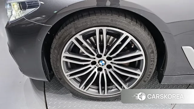 BMW 5 Series (G30) id 3598307 из Кореи 15