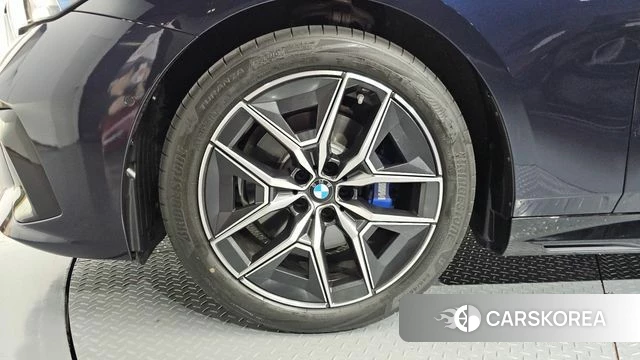 BMW 5 Series (G60) id 4664714 из Кореи 28