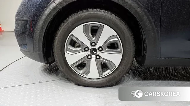 Kia Niro id 3713878 из Кореи 15