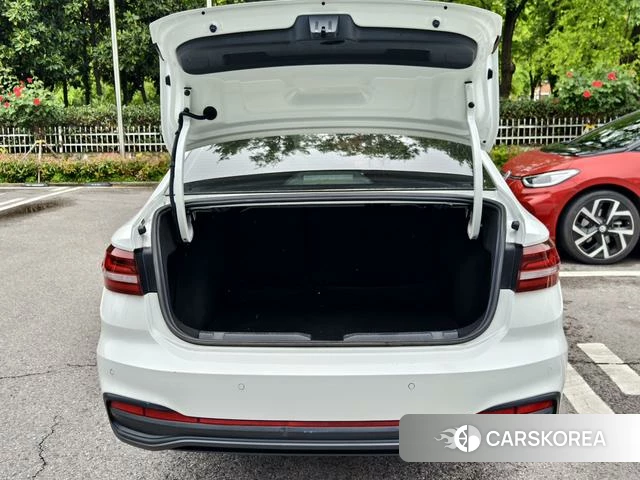 Volkswagen Lavida 2024 Белый из Китая, фото 6
