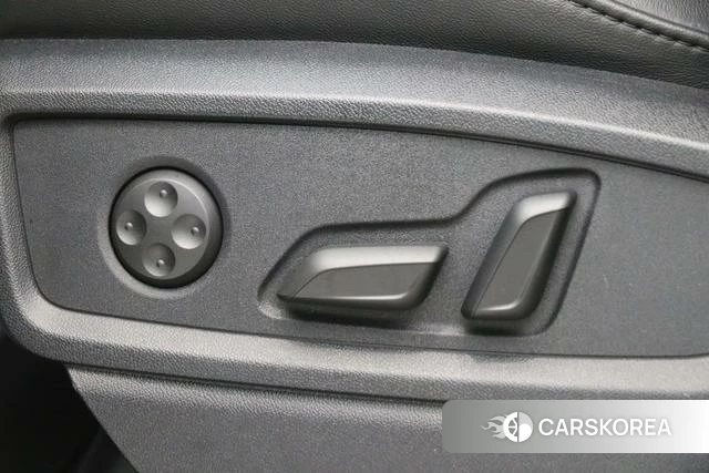 Audi Q5L id 4313696 из Китая 26