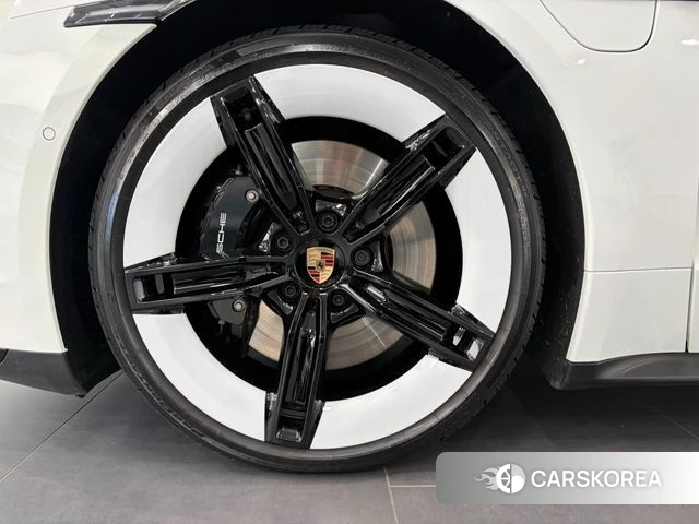 Porsche Taycan id 3909251 из Кореи 7