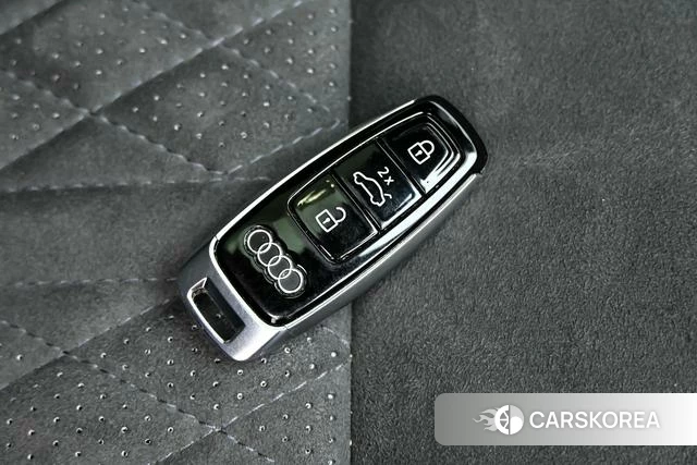 Audi A6L id 4359034 из Китая 15