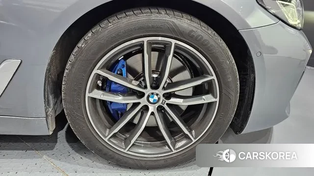 BMW 5 Series (G30) id 2889440 из Кореи 15