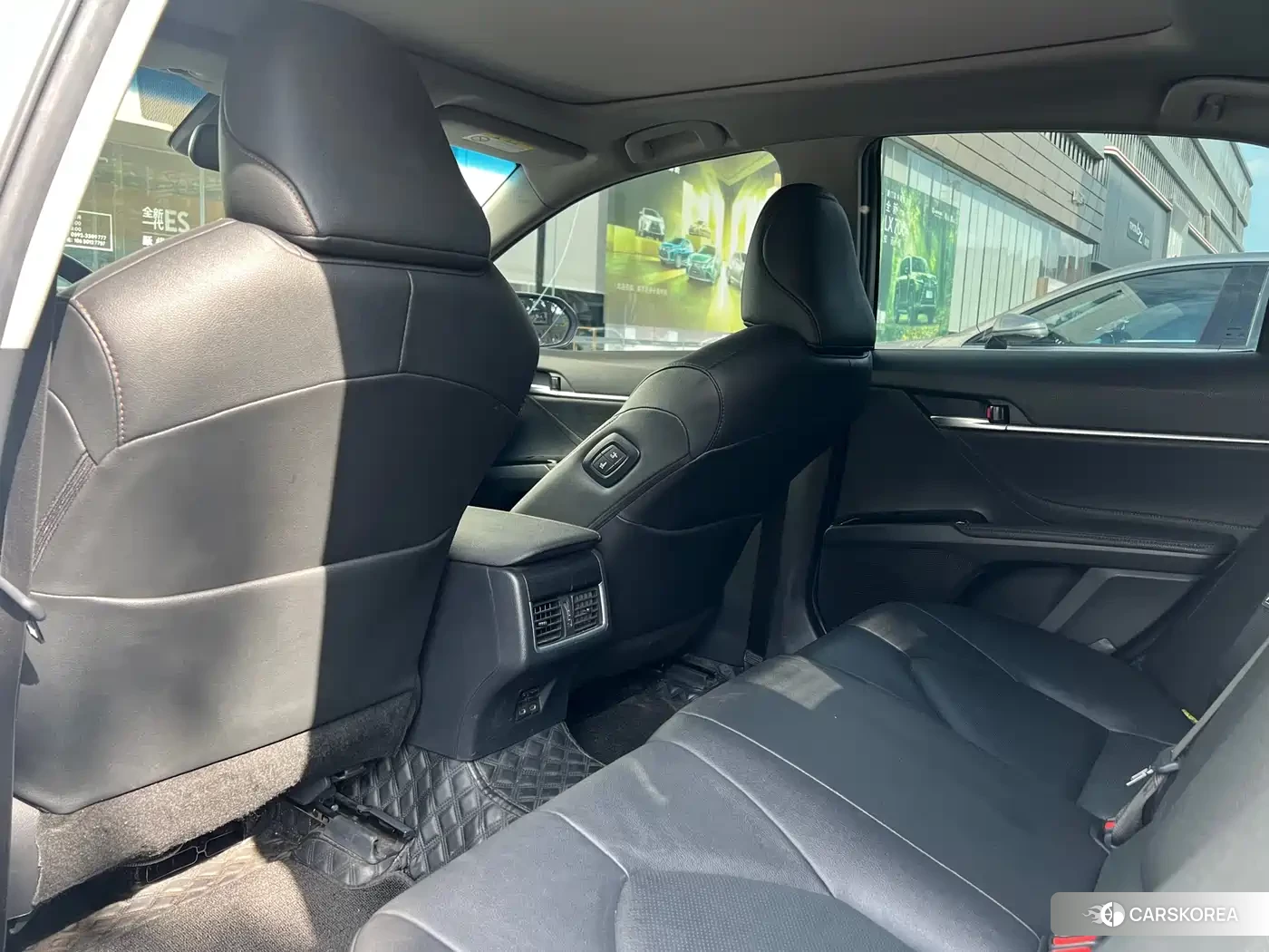 Toyota Camry 2023 Белый из Китая, фото 5