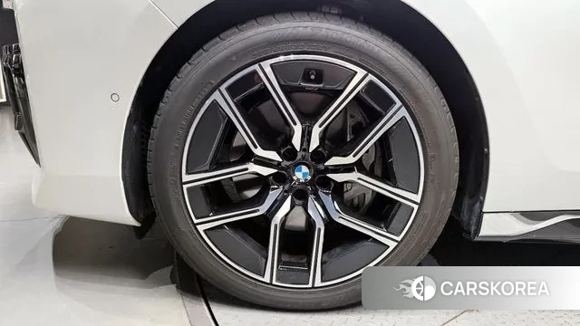 BMW 7 Series (G70) id 2998018 из Кореи 15