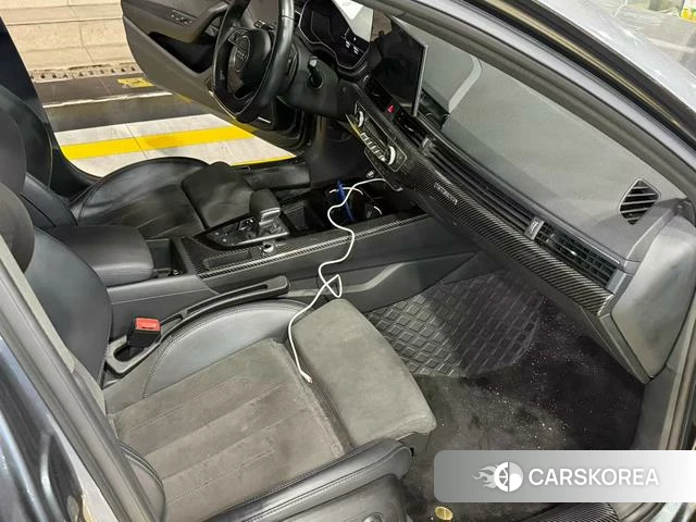 Audi A4L 2022 Темно-серый из Китая, фото 5