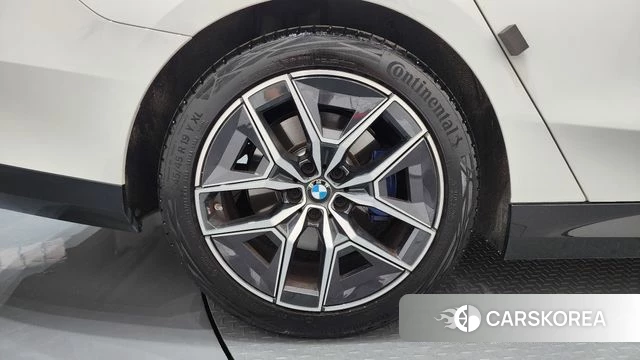 BMW 5 Series (G60) id 4360016 из Кореи 30