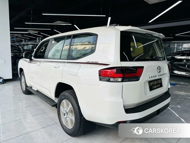Toyota Land Cruiser (imported) 2025 Белый из Китая, фото 5