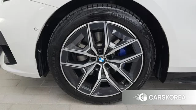 BMW 5 Series (G60) id 3441936 из Кореи 15