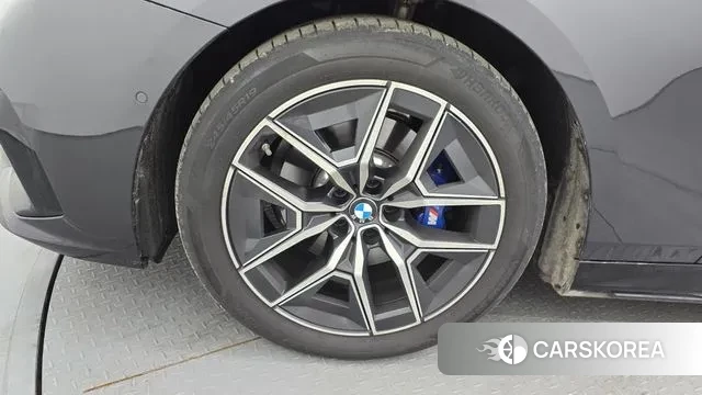 BMW 5 Series (G60) id 3689453 из Кореи 15