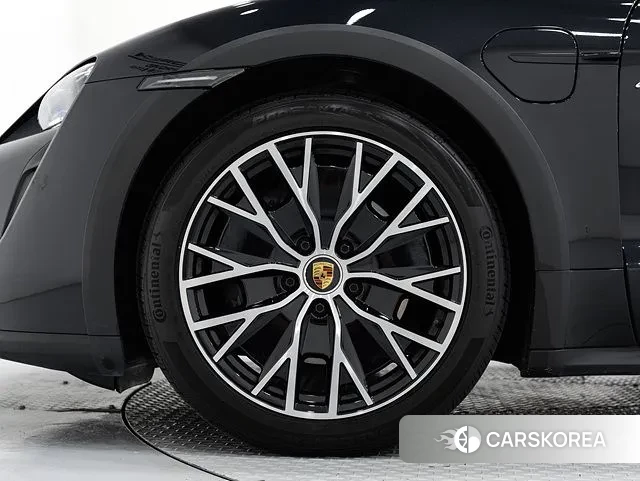 Porsche Taycan id 3701174 из Кореи 15