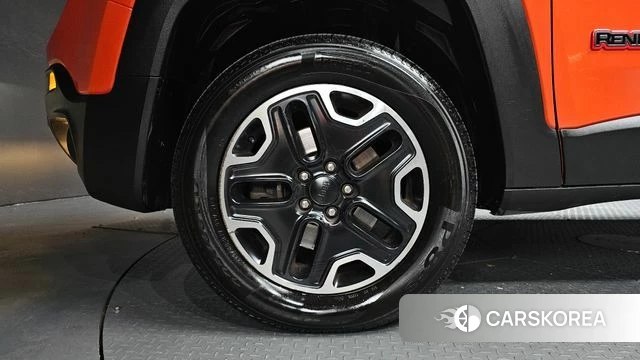 Jeep Renegade id 4755279 из Кореи 27