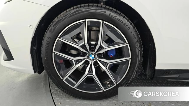 BMW 5 Series (G60) id 4291691 из Кореи 27