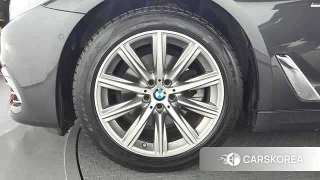 BMW 5 Series (G30) id 4694082 из Кореи 31