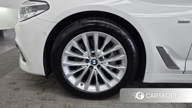 BMW 5 Series (G30) id 3641541 из Кореи 15