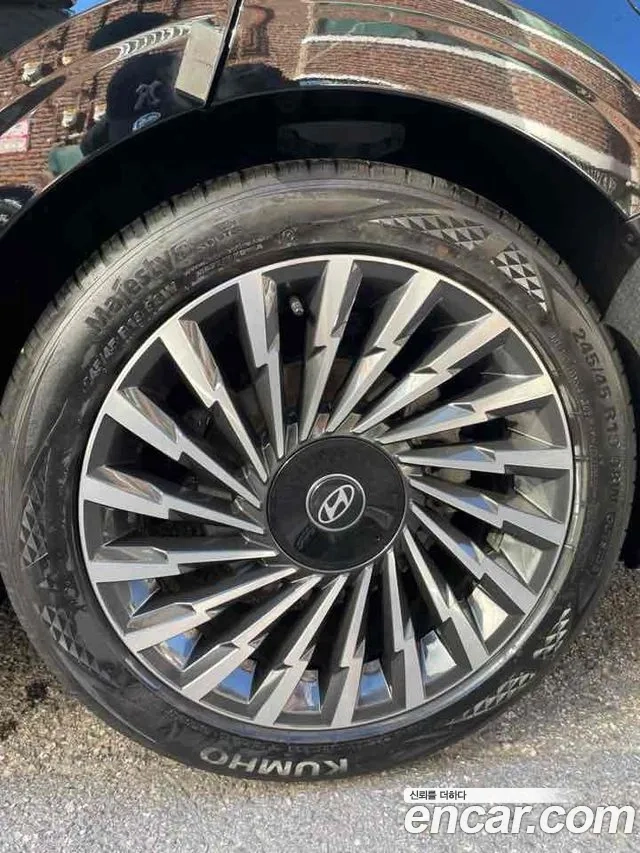 Hyundai Grandeur (GN7) id 2920269 из Кореи 10