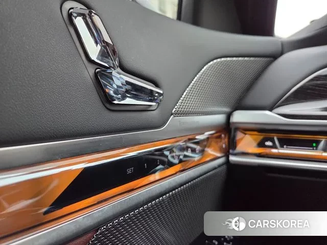 BMW 7 Series (G70) id 3310079 из Кореи 15