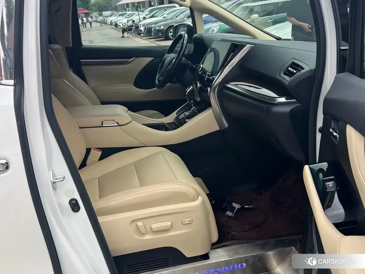 Toyota Elfa id 4622612 из Китая 10