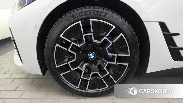 BMW i4 id 4710483 из Кореи 28