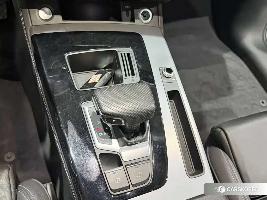 Audi Q5L 2024 Белый из Китая, фото 6