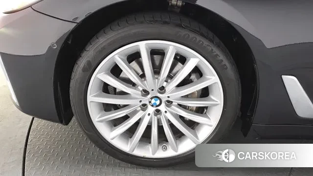 BMW 5 Series (G30) id 3701568 из Кореи 15