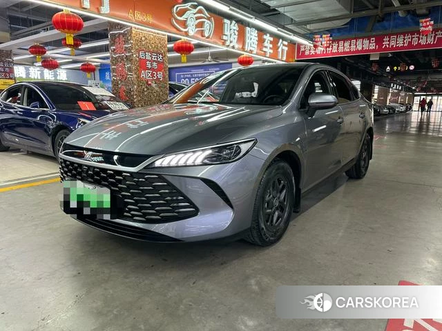 BYD Qin PLUS DM 2025 Темно-серый из Китая, фото 5