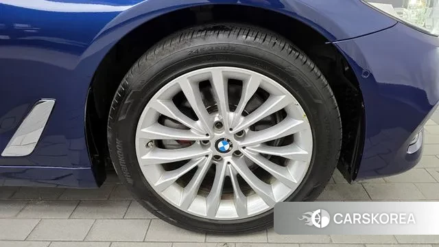 BMW 5 Series (G30) id 3391112 из Кореи 15