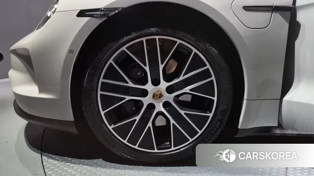 Porsche Taycan id 3371845 из Кореи 15