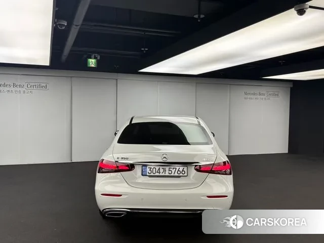 Mercedes-Benz E-Class W213 2023 Белый из Кореи, фото 6