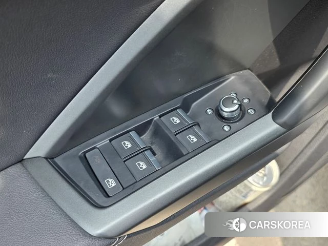 Audi Q3 (F3) 2023 Синий из Кореи, фото 6