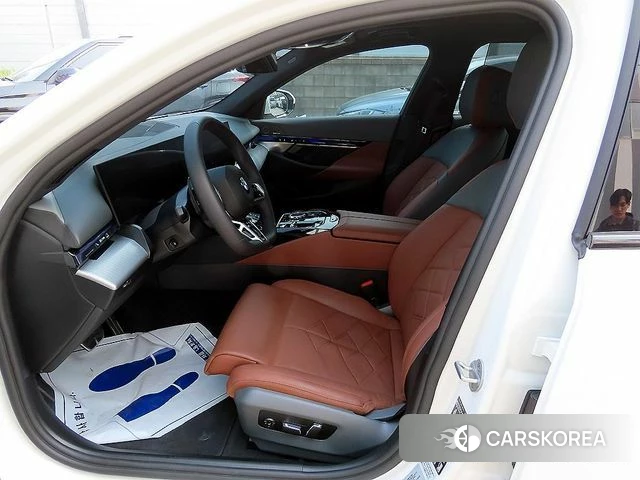 BMW 5 Series (G60) id 3857297 из Кореи 15